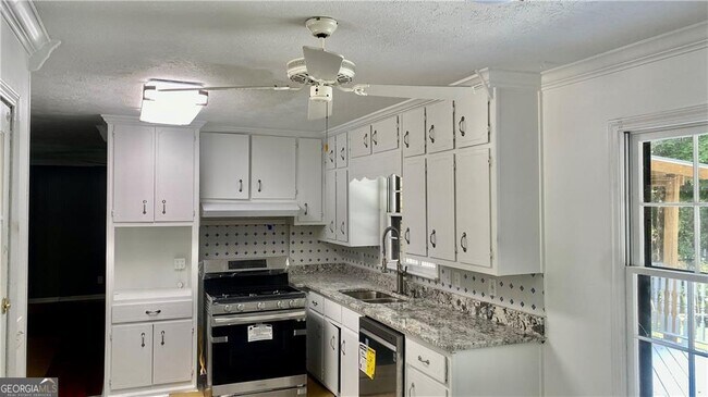 Building Photo - 2831 Meadowlark Trail NW