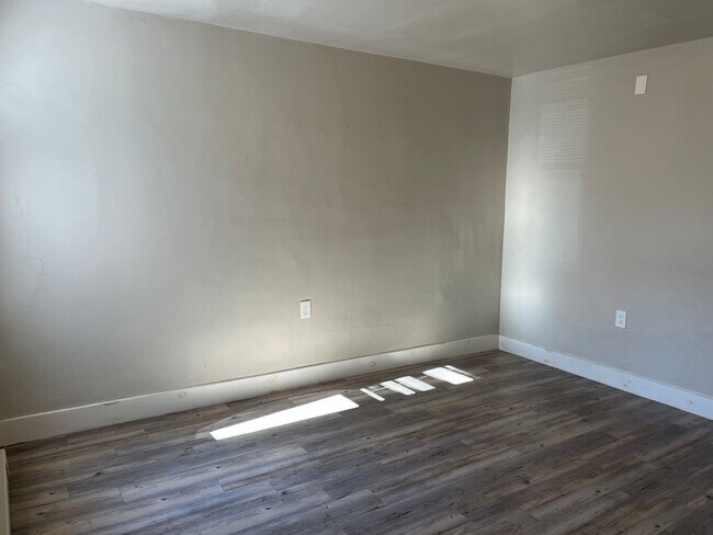 Building Photo - 3 Bedroom 1 Bath Home in Lancaster City - ...