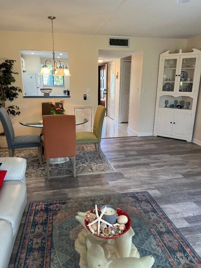 Building Photo - 5403 SE Miles Grant Rd