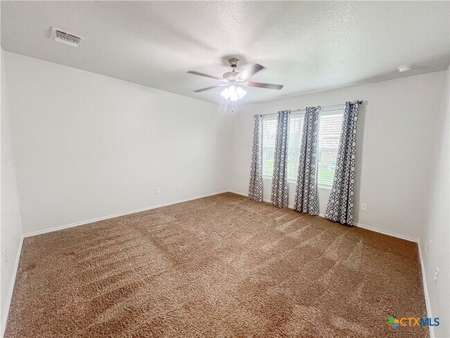 Building Photo - 724 Liberty Valley Dr