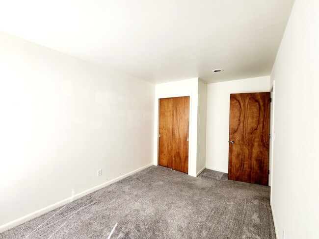 Building Photo - Drummond Flats