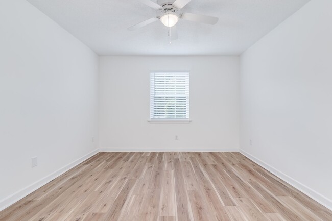 Building Photo - Charming 1-bedroom, 1-bath apartment locat...