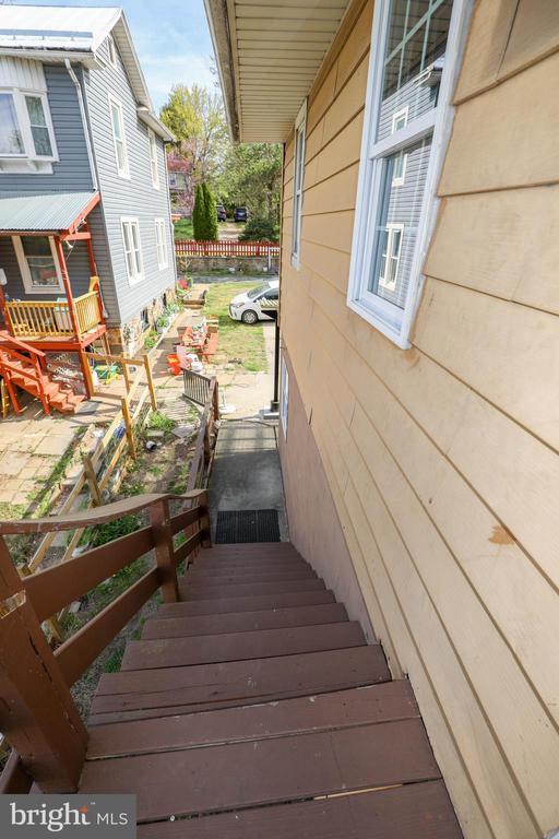 Building Photo - 103 Waelchli Ave