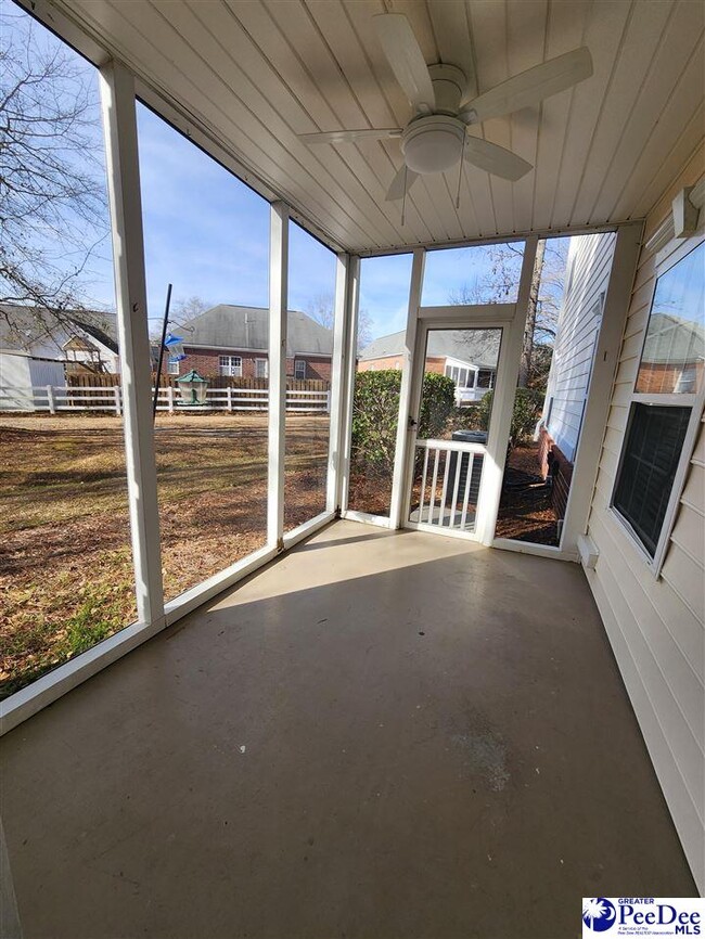 Building Photo - 2125 Sanderling Dr