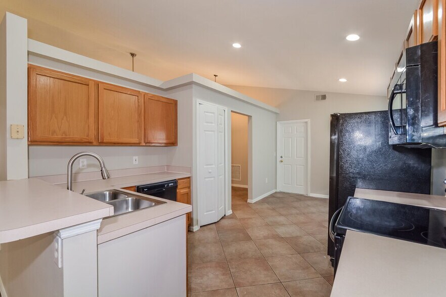 Building Photo - 10710 Wildlife Pl
