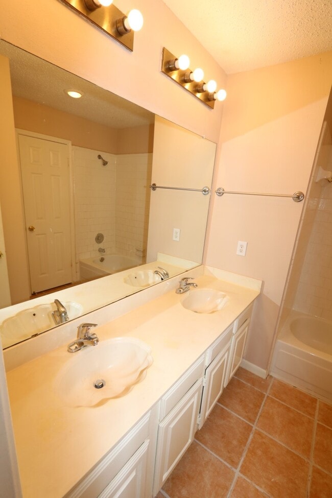 Building Photo - 12510 Sableleaf Dr
