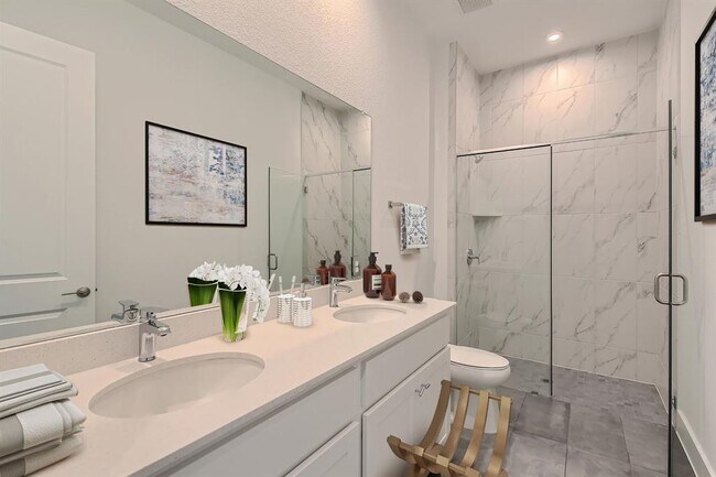 Building Photo - 300 Alava Wy