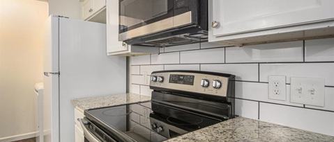 Building Photo - 2107 Mistletoe Ave