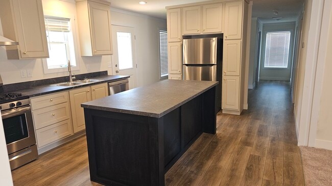 Building Photo - 3617 N Grand Ave E