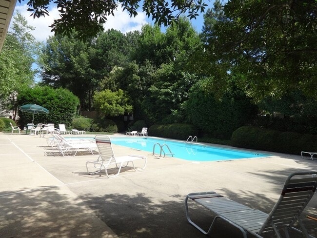 Building Photo - Neighborhood Pool! North Raleigh Location!...