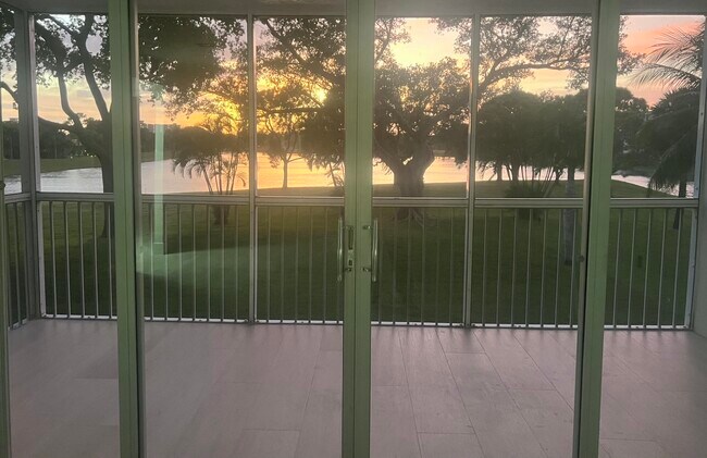 Building Photo - 3010 N Course Dr