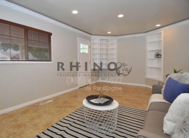 Building Photo - 174 Claybourne Ave S