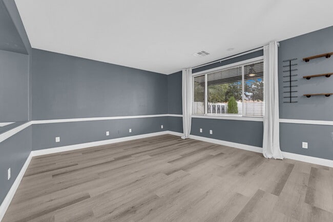 Building Photo - 4319 N Thunder Twice St