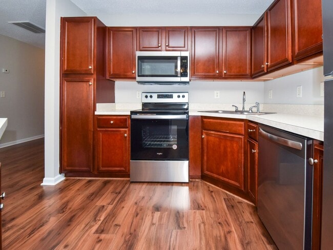 Building Photo - 33 Scott Hollow Dr