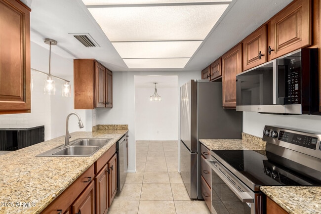 Building Photo - 8308 E Buena Terra Way