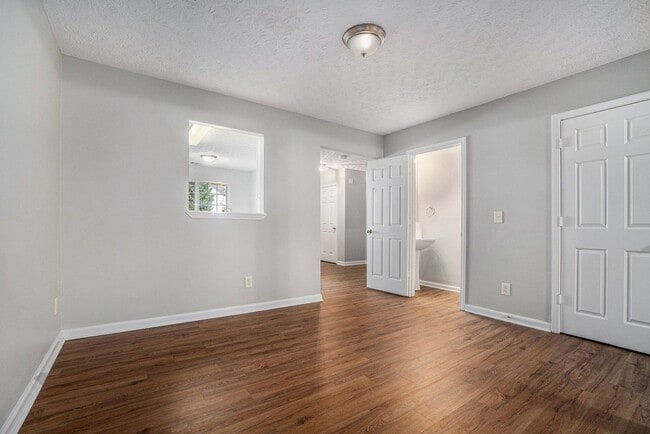 Building Photo - Beautifully Updated Decatur Townhome with Private Backyard