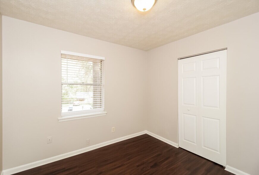Building Photo - 243 Sedgefield Dr