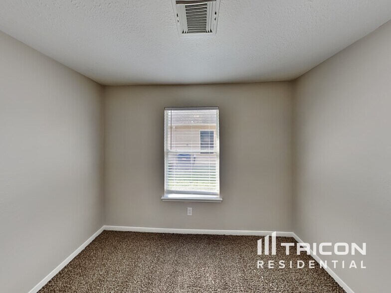 Building Photo - 21918 Willow Shade Ln