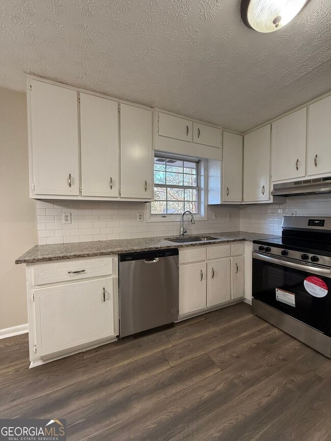 Building Photo - 7016 Adel Ln
