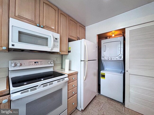 Building Photo - 2604 S Arlington Mill Dr
