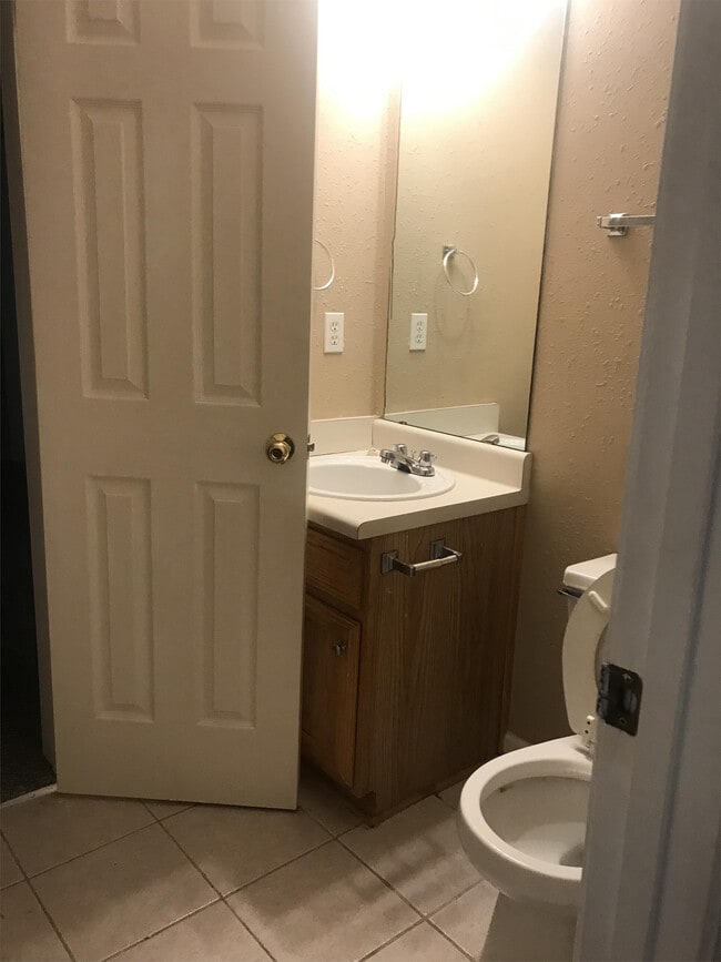 Building Photo - 6035 Creekerton Blvd