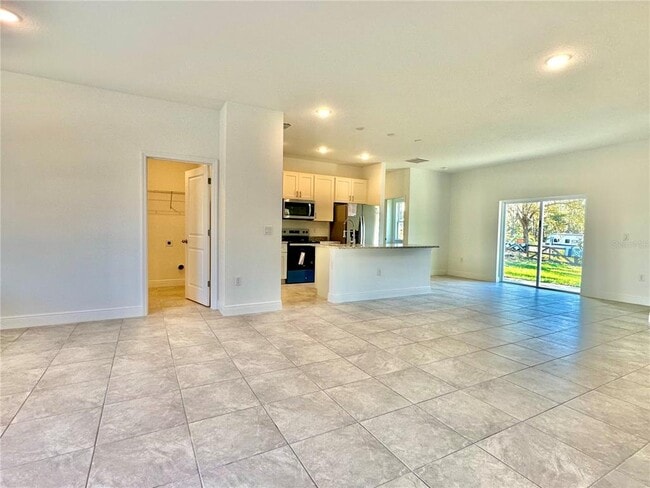 Building Photo - 10984 N G Martinelli Blvd