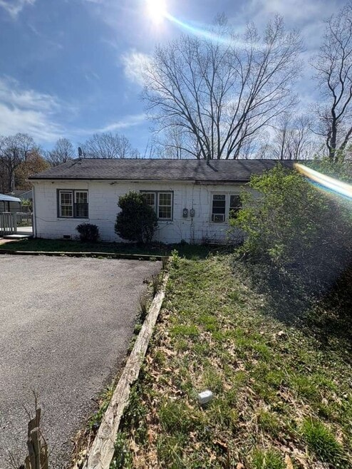 Building Photo - 8 Delano Grove