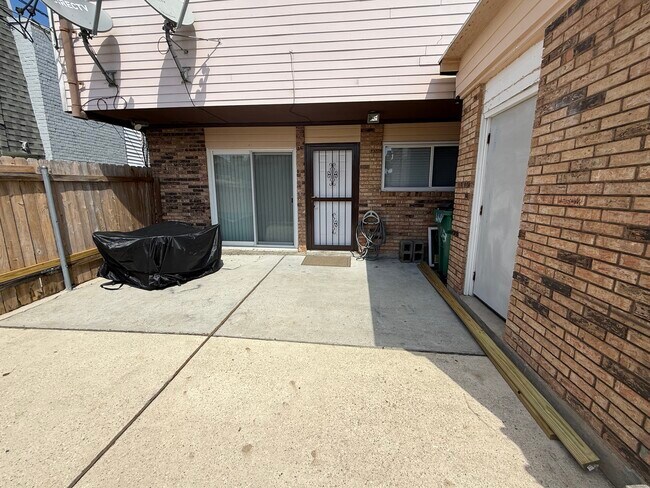 Building Photo - 4401 Tabony St