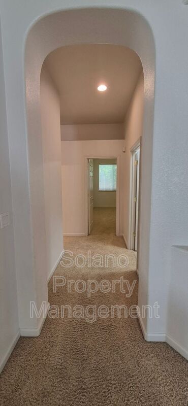 Building Photo - 1085 Crystal Springs Dr