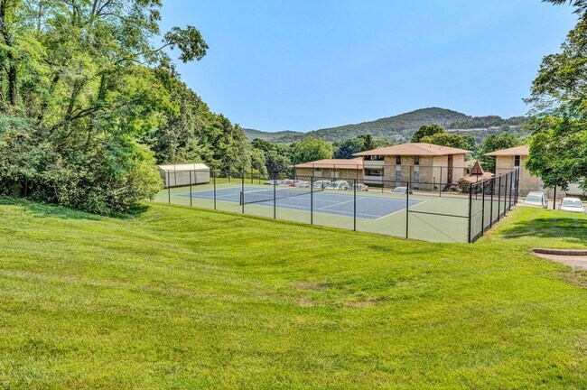 Building Photo - 5260 Crossbow Cir