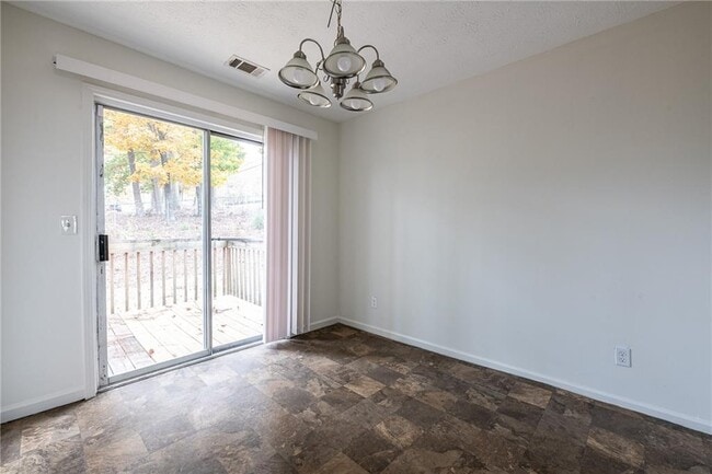 Building Photo - 582 Downing St