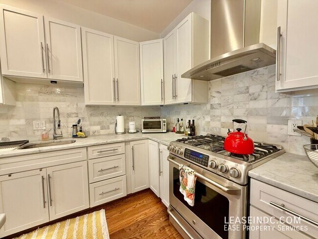 Building Photo - 2616 Garfield St NW