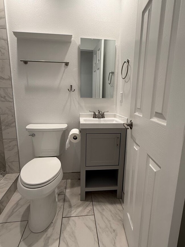 Building Photo - Broadacres