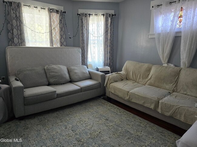 Building Photo - 231 Division St