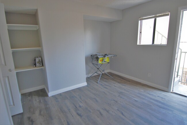 Building Photo - 746 N Eucalyptus Ave