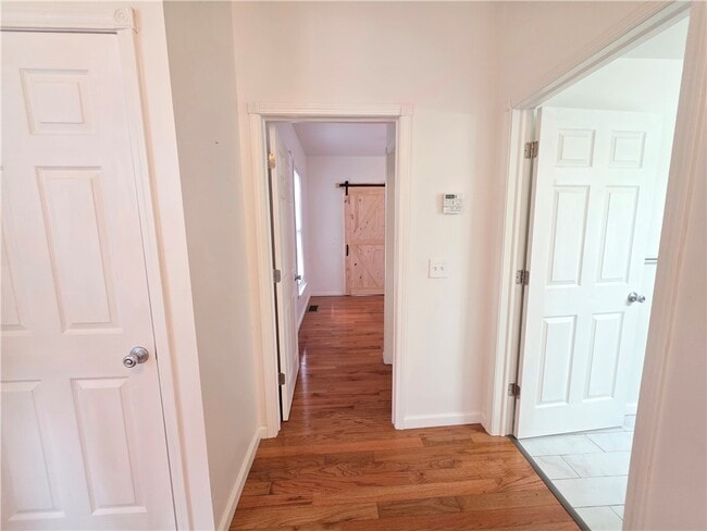 Building Photo - 311 Woodview Ave