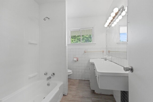 Building Photo - Coming Soon! Bright 3 Bedroom, 1.5 Bath Ho...