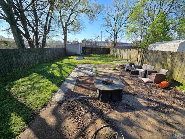 Building Photo - 410 McCullough Ave NE