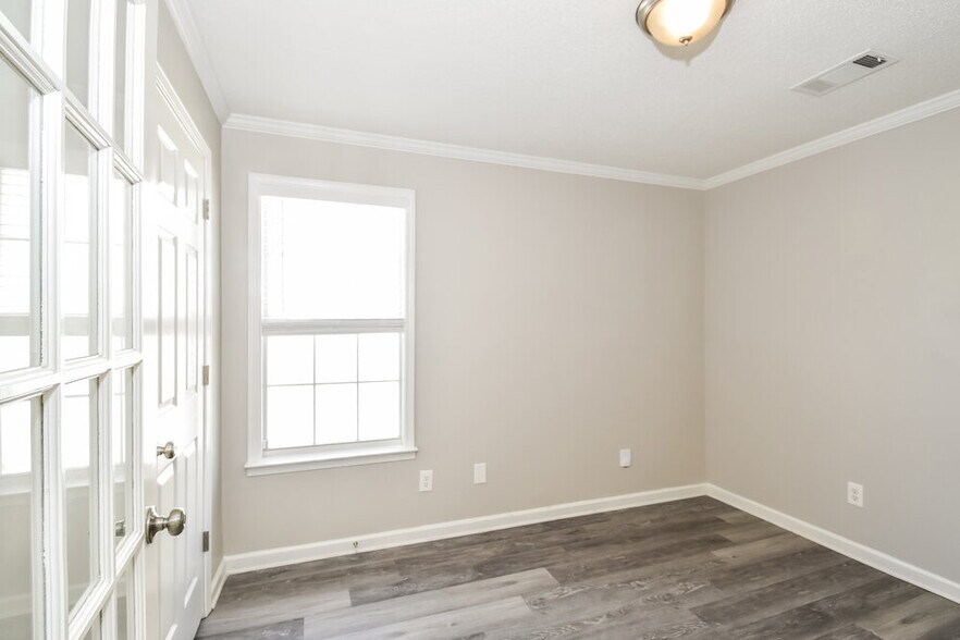 Building Photo - 752 N Ericson Rd