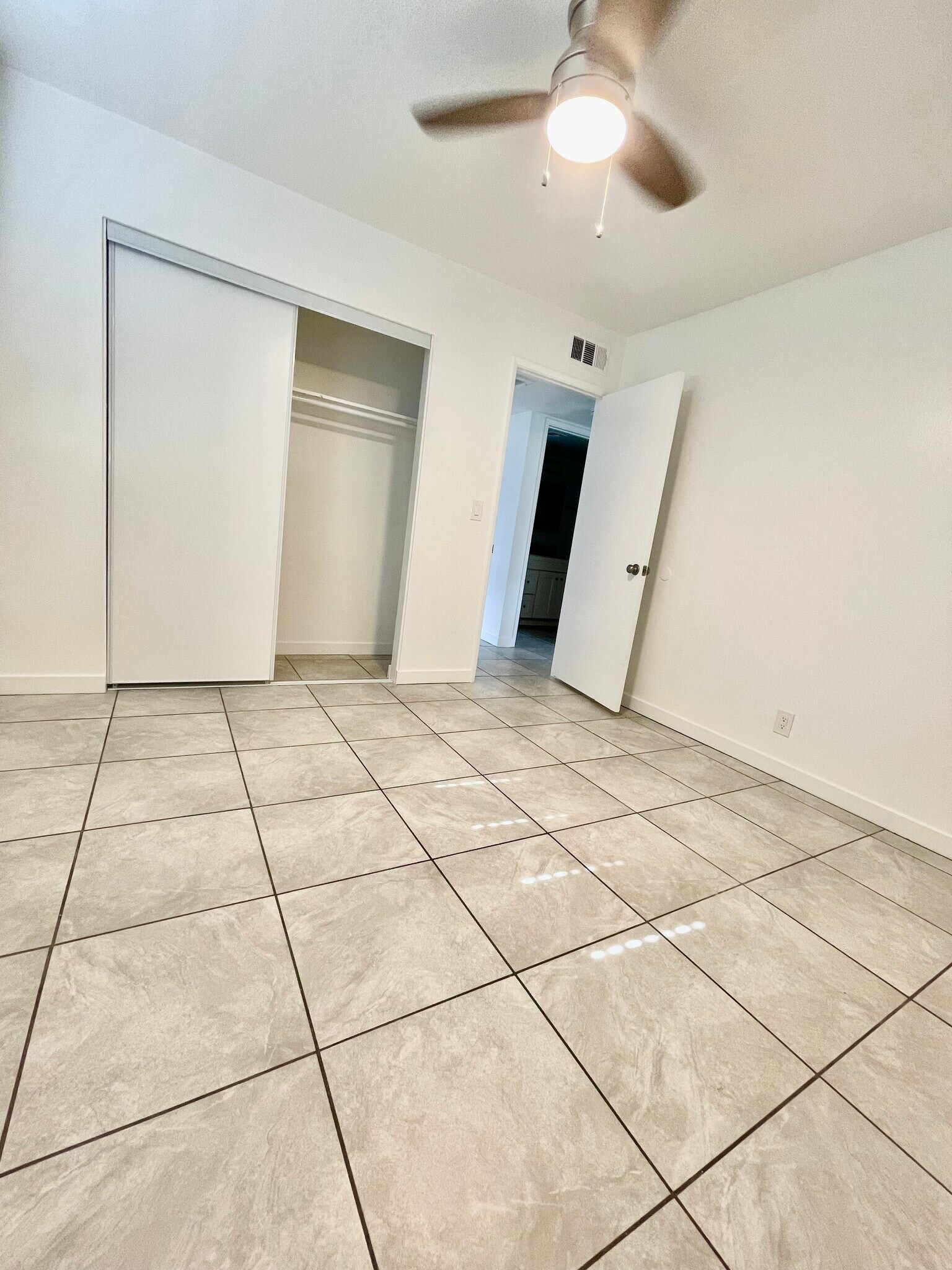Building Photo - 1058 W Flint St
