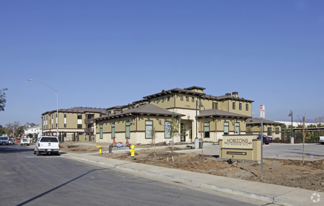 Building Photo - Horizons at Morgan Hill