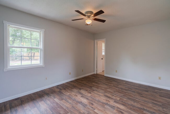 Building Photo - 203 Fowler St