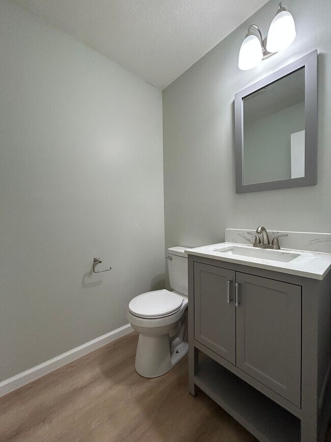 Building Photo - 926/928 Sprucewood Ln