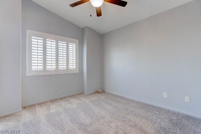 Building Photo - 879 Cozy Valley St