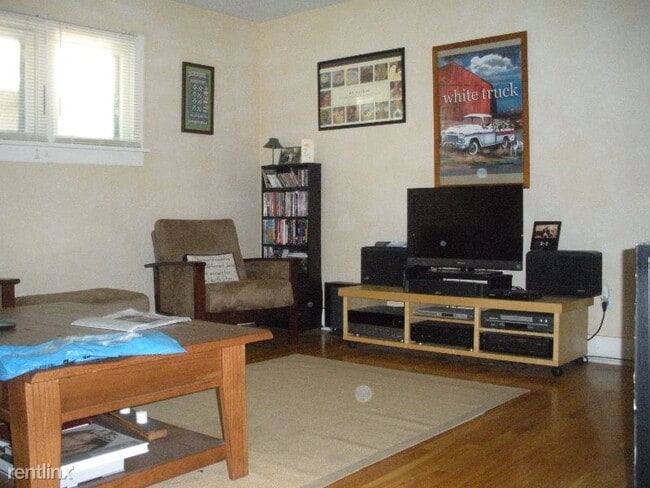 Building Photo - 2 br, 1 bath Apartment - 420 E Elizabeth St