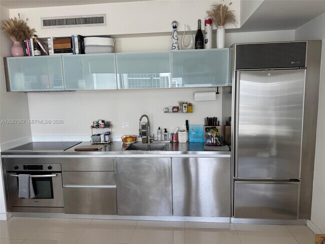 Building Photo - 1040 Biscayne Blvd