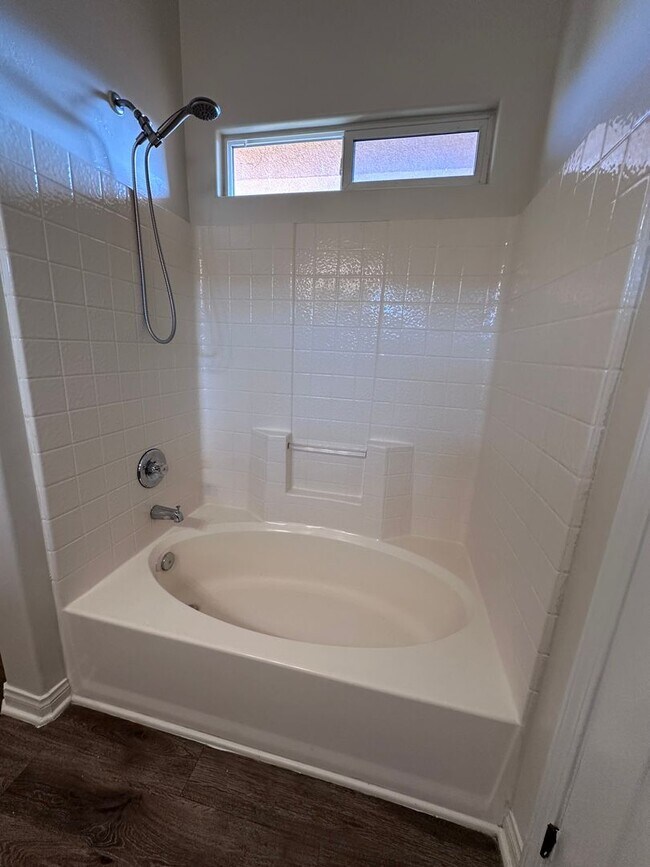 Building Photo - 615 New Zealand Dr