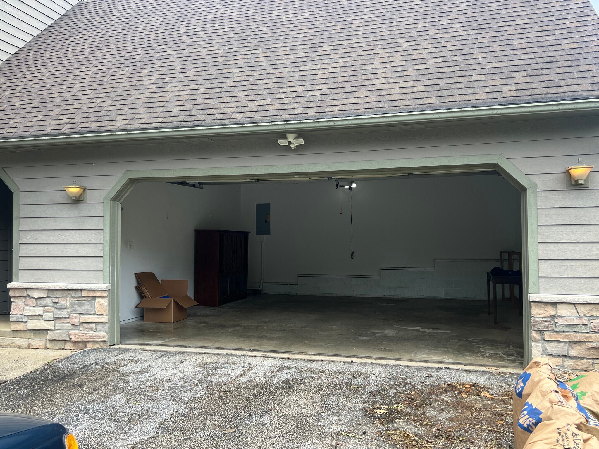 Building Photo - 1803 E Thornton Dr