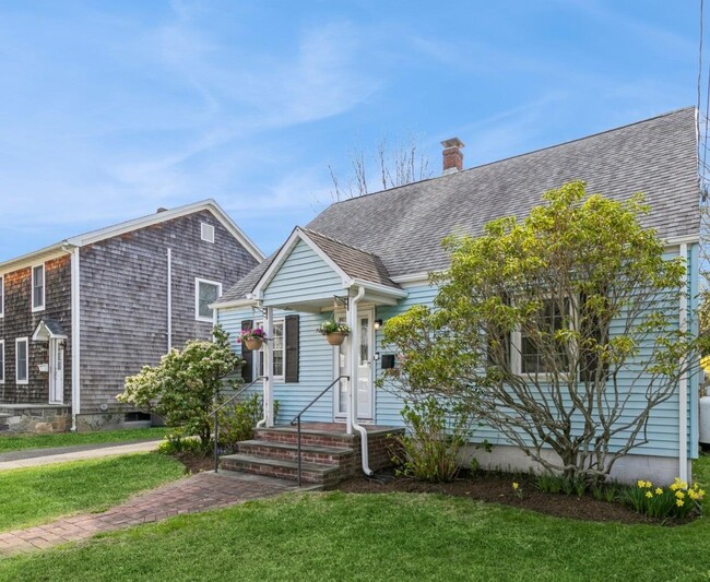 Building Photo - 415 6th Ave