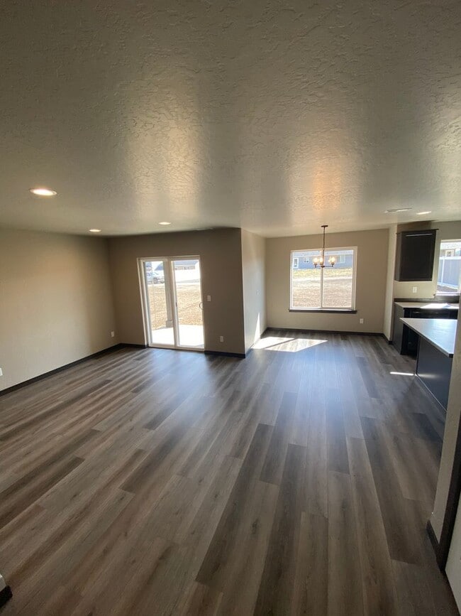 Building Photo - New home on 8th Avenue in Spirit Lake
